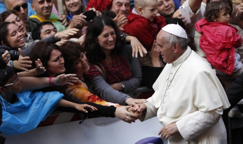 Папа Франциск скочи срещу финансовия терор и корупцията - 1