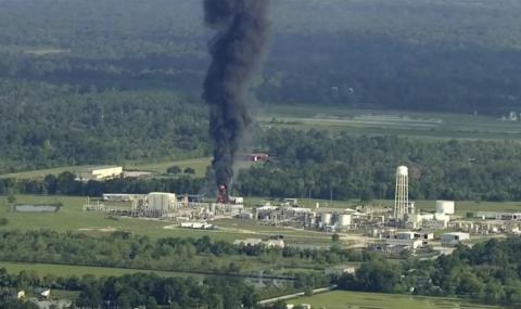 Реактивни химикали причиниха нов пожар в Тексас - 1