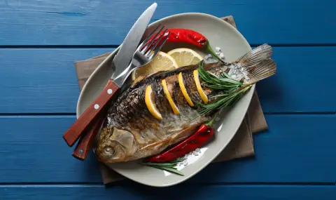 Никулден празнуваме с шаран: сложете люспа в портфейла за късмет и пари - 1