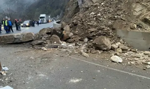 Втори ден остава затворен пътят Кричим-Девин - 1