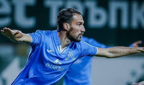 Ивелин Попов няма да спира с футбола, поема към Ботев Пд - 1