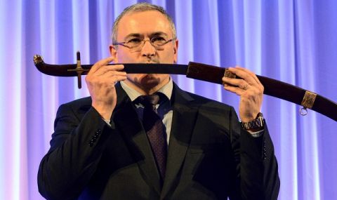 Враг на Путин! Руската полиция претърси офиси, свързани с Михаил Ходорковски - 1