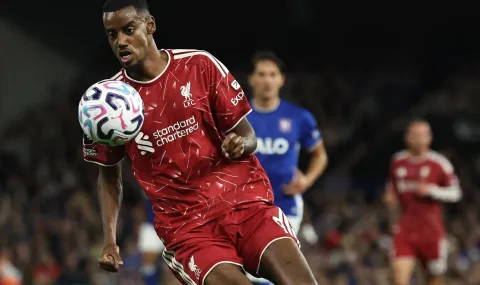 Alexander Isak leads Liverpool to new successes after a strong return to the pitch - 1