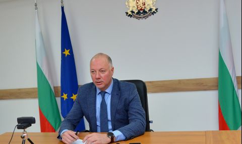 Министърът на транспорта: България не може да си позволи увеличение на разходите в авиационния сектор - 1