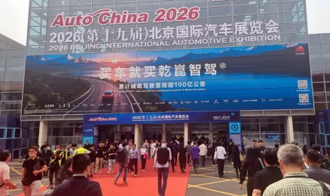 Директно от епицентъра на най-голямото автомобилно изложение на планетата - 1