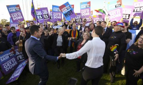 Австралия легализира еднополовите бракове - 1