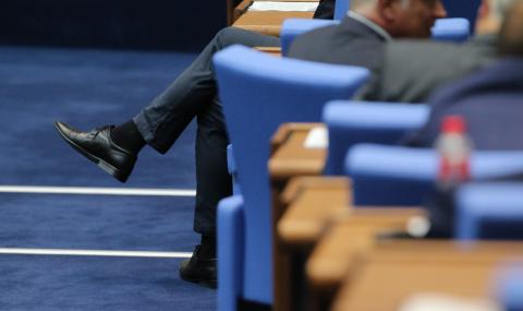 В Народното събрание гласуват оставката на Данаил Кирилов, ако депутатите се съберат - 1