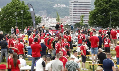 Tensions at Old Trafford are rising: Manchester United fans demand change - 1
