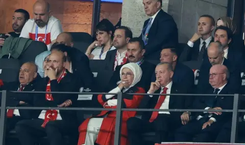 The president is happy with the football players! Recep Erdogan heaps praise on Turkish national team  - 1