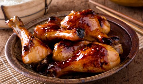 Рецепта на деня: Печени пилешки бутчета в ароматна марината - 1