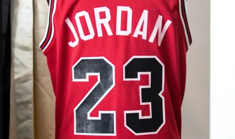$14 Million for Michael Jordan Jersey: New NBA Record - 1