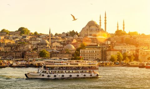 Масова ваксинация за работещите в туризма в Турция - 1