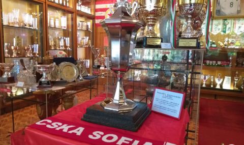 На „Армията“ замазват очите с изложение на трофей от 9 септември 1948 г. - 1