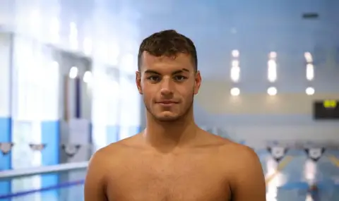 Petar Mitsin finished eighth in the 400-meter freestyle in Paris - 1