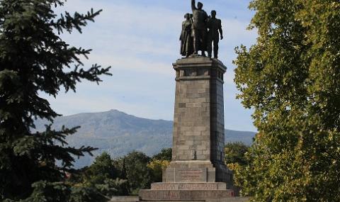 Кога България най-после ще се отърве от пропагандните съветски паметници? - 1