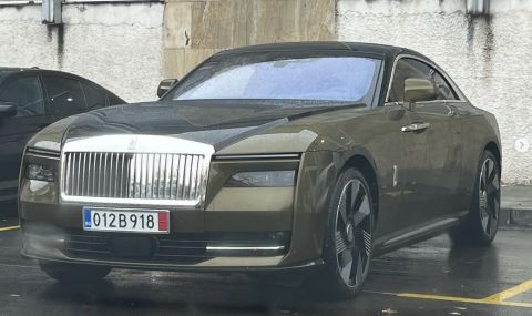 Българин си купи един от първите Rolls-Royce Spectre в света - 1