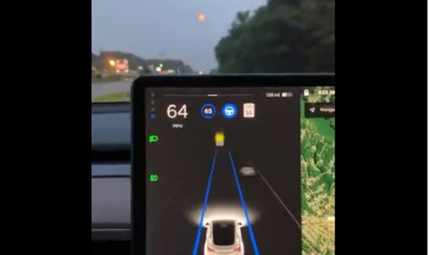 Усъвършенстваният автопилот на Tesla "видя" Луната като жълт светофар - 1