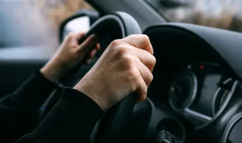 Как психиката ни влияе върху шофирането и кога емоциите стават опасни на пътя - 1