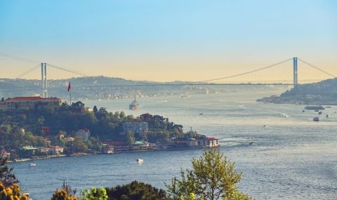 Турция е разработила програми за контрол на корабоплаването в Босфора и Дарданелите - 1