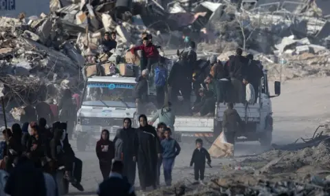 Израел уби трима медици и журналист при удари в предградие на Газа - 1