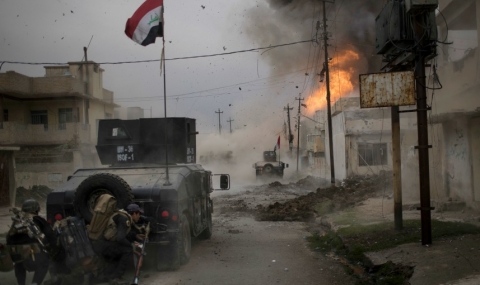 „Ислямска държава“ убива цивилни, отказали им достъп до покривите - 1