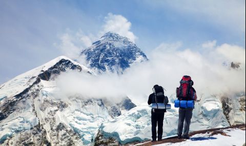 Непал мести базовия лагер на Еверест заради топящ се ледник  - 1