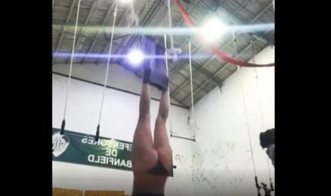 Хит в мрежата: Акробатка остана без гащи на тренировката (ВИДЕО) - 1