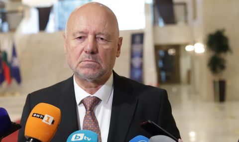 Тодор Тагарев: Русия отказа ремонт на зенитните ракети за С-300 още преди да нахлуе в Украйна - 1