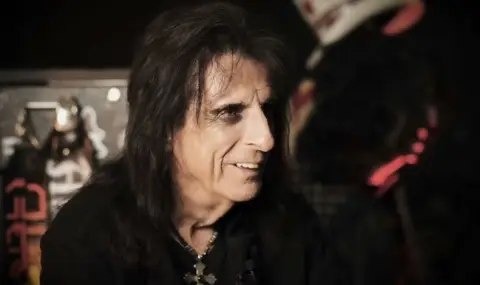 Alice Cooper: Grunge, punk, disco...hard rock has always been at the heart of it all VIDEO  - 1