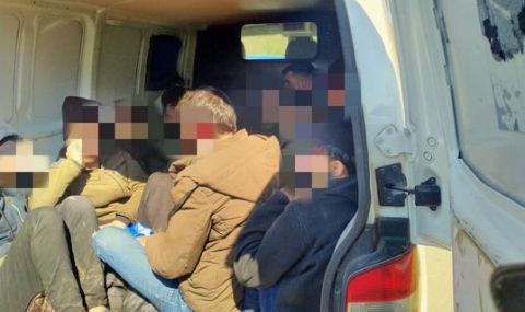 В Бургас съдят тримата сирийци, причинили катастрофа с автобус с 47 мигранти - 1