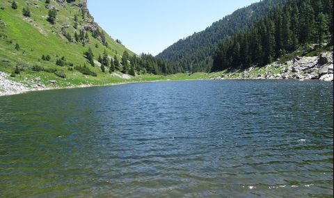 Румънци се изкъпаха в едно от Рилските езера - 1