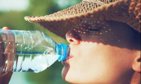 Диетолог: Не пийте вода от пластмасова бутилка - 1