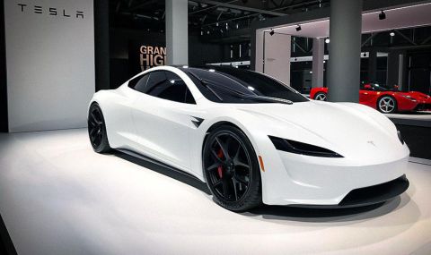 Поредна бомба от Илон Мъск: Tesla Roadster ще може да лети - 1