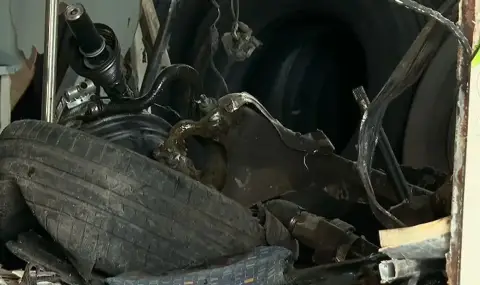 Вижте щетите по автобуса от катастрофата на „Челопешко шосе“ СНИМКИ