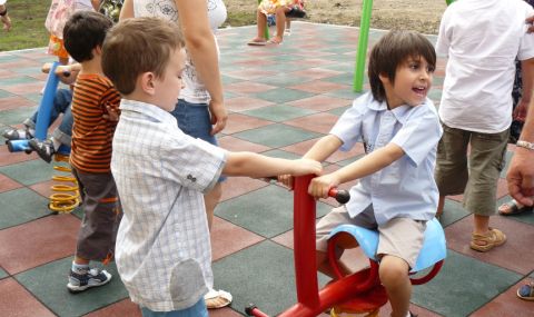 НФСБ в Бургас: Безплатни и по-ниски такси за детски градини – помощ за родителите във време на криза - 1