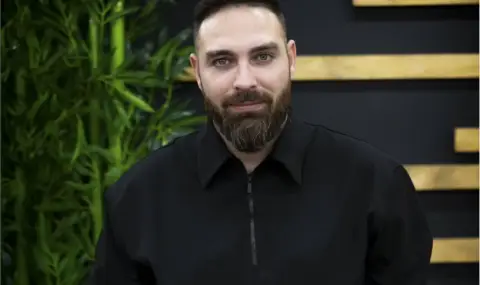 Тото влиза в Hell's Kitchen - 1