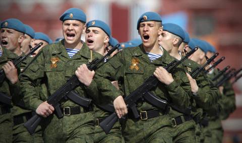 Руски десантни войски в Крим. Боен кораб също - 1