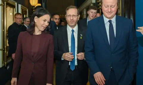 Бербок и Камерън пристигнаха в Израел и се срещнаха с президента на страната Ицхак Херцог