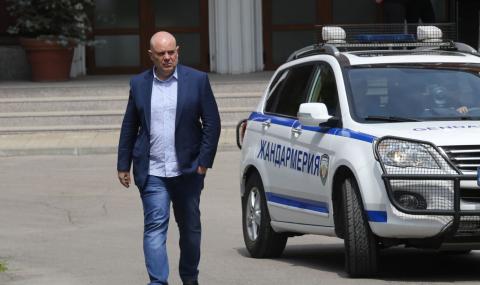 Иван Гешев: Няма да толерираме да бият полицаи - 1