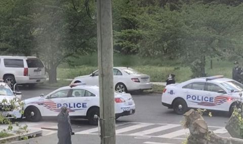 Гонка между полицаи завърши с две блъснати коли (ВИДЕО) - 1