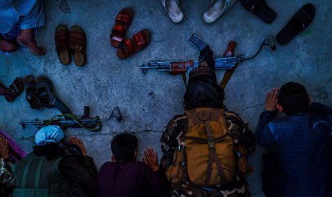 Талибаните продължават да превръщат живота на жените в ад - 1
