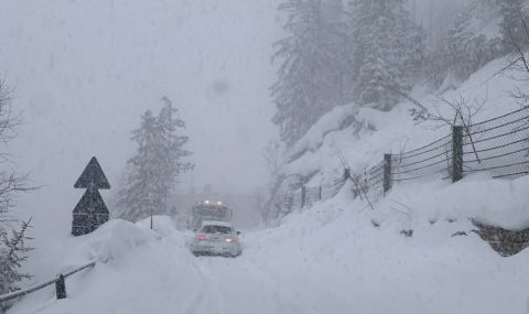 Хиляди полети са отменени заради лошото време в САЩ - 1