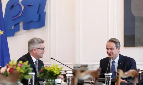 Greek Prime Minister Kyriakos Mitsotakis: Europe must increase defense spending  - 1