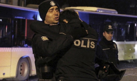 Трима арестувани за публикации, свързани с атентата в Истанбул - 1