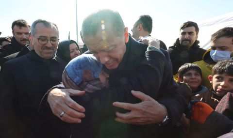 Ердоган: Ще се опитаме да възстановим щетите от земетресенията в рамките на година - 1