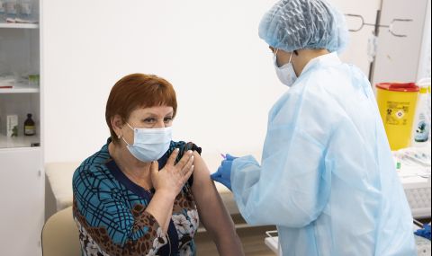 Украйна готви задължителна ваксинация срещу COVID-19 - 1