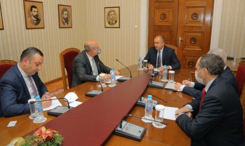 Радев към Бучковски: Идентичността не може да се гради върху омраза - 1