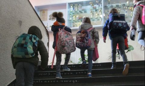 За София: Над 3000 ученици от 5 клас нагоре са се върнали в клас  - 1