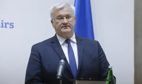 Ukraine calls for international help after Russian night strikes on energy infrastructure  - 1