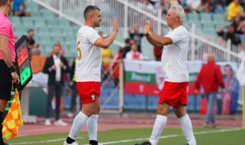 Стоичков и Валери Божинов отбелязаха общо 7 гола в мач на легендите в САЩ - 1